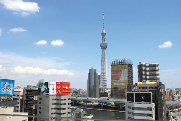 从浅草文化观光中心看到东京晴空塔