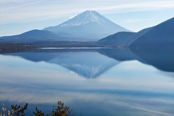 本栖湖的倒影富士